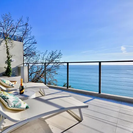 Penthouse Marina Di Bardi - Attico Con Vista Mozzafiato Su Portofino E Terrazza Privata Апартаменты Дзоальи
